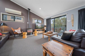 Acacia 2 - Modern 3BR Townhouse l Bath l WiFi l BBQ l Foxtel